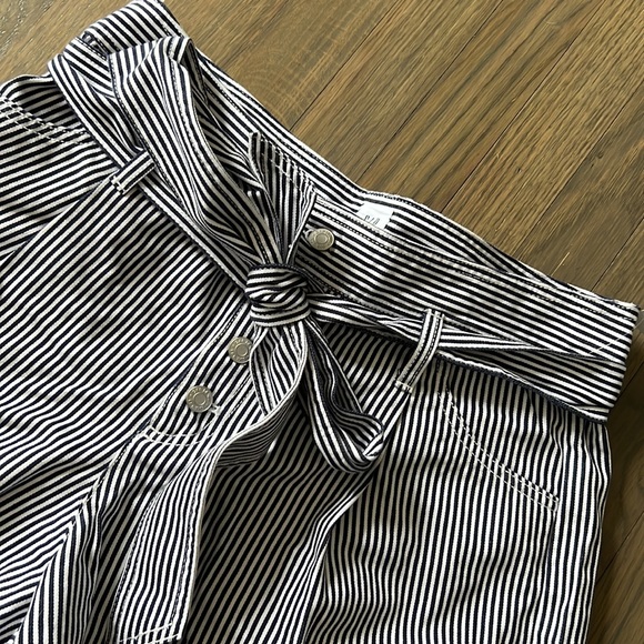 Gap NWT high waisted shorts🎉😍 - Picture 2 of 8